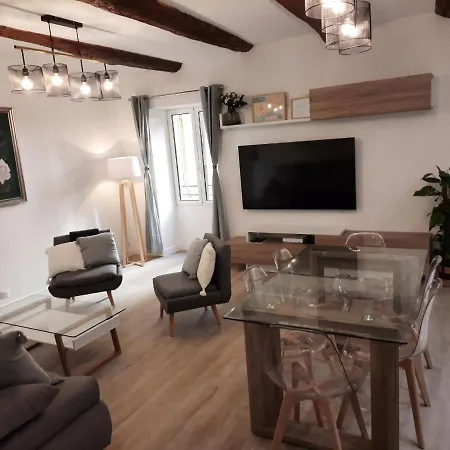 Apartmán Beautiful Old Town Flat, Near The *