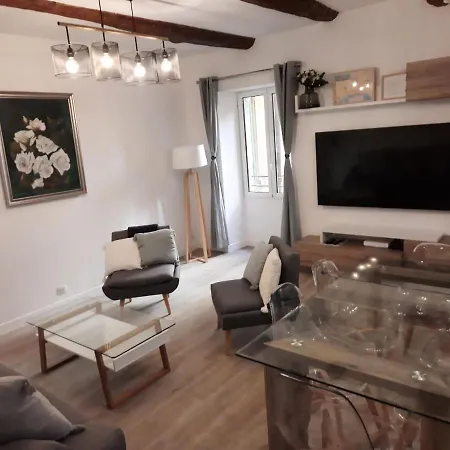 Beautiful Old Town Flat, Near The Nice
