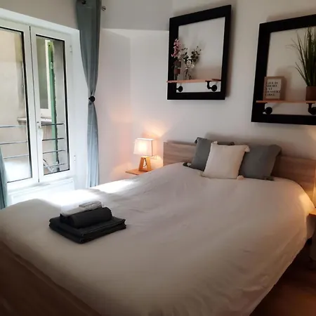 Apartment Beautiful Old Town Flat, Near The Nice