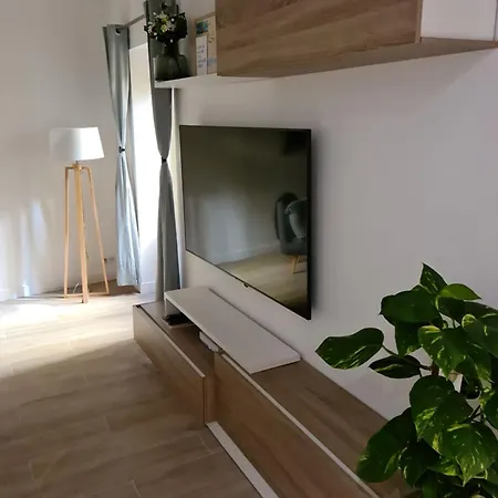 Beautiful Old Town Flat, Near The * Nice