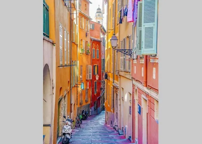 Beautiful Old Town Flat, Near The Appartement Nice