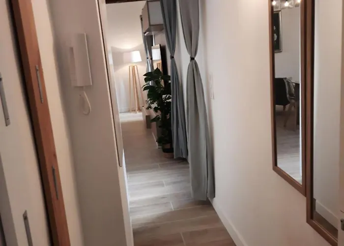 Beautiful Old Town Flat, Near The