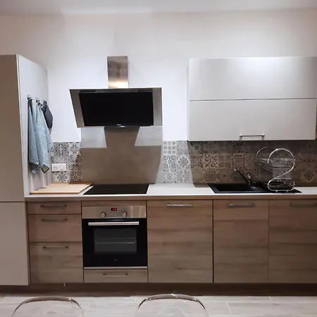 Beautiful Old Town Flat, Near The 아파트